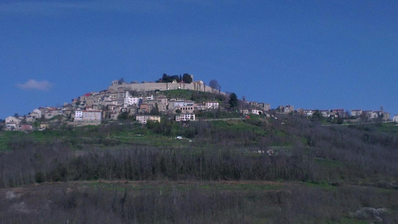 Ruine-Motovun Kh Villa Eksteriør billede